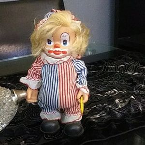 ANTIQUE BLONDE HEAD CLOWNE. SUPER ERNIE ROLLS ON S